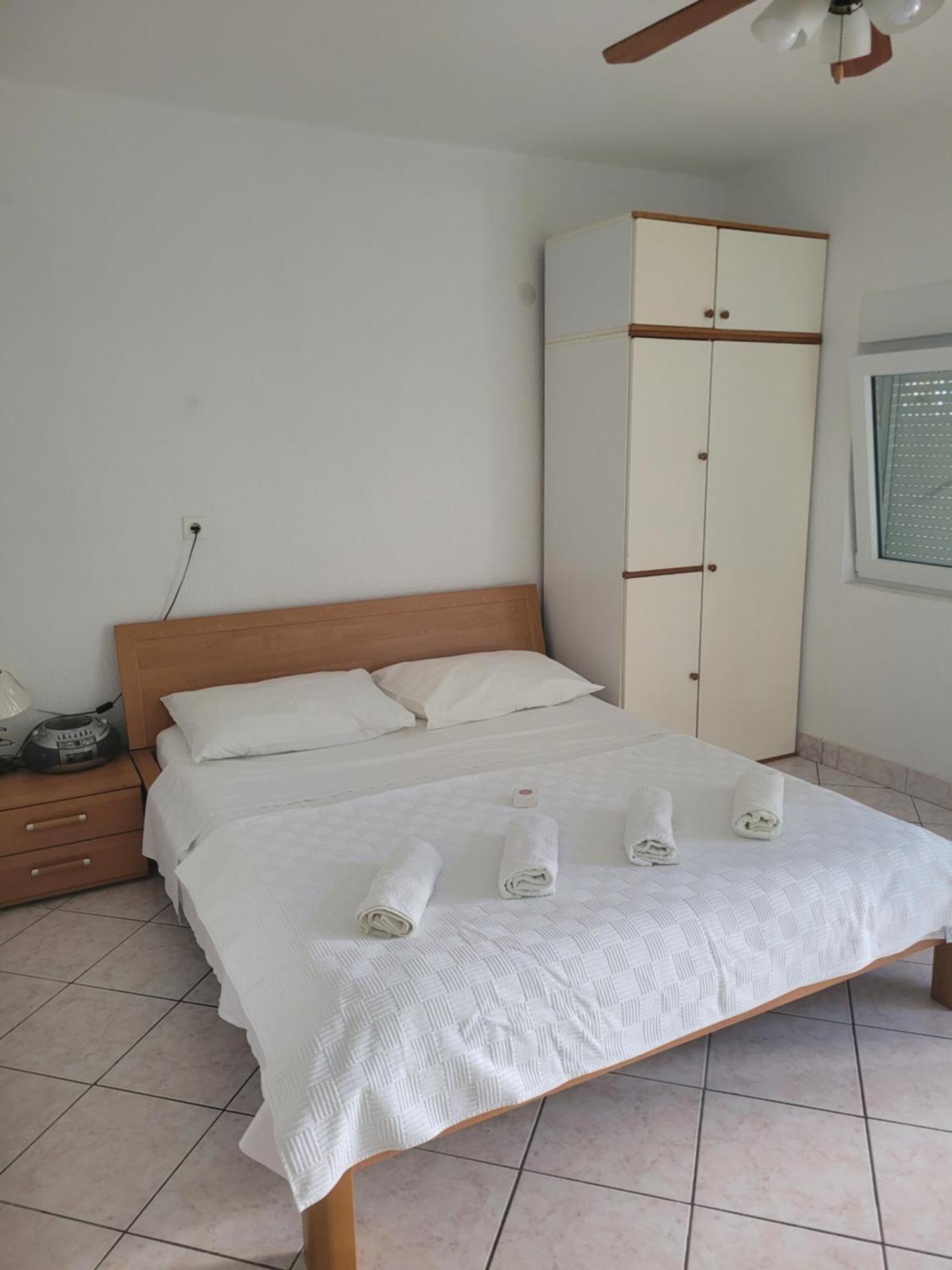 Apartments Nina Сутіван Екстер'єр фото