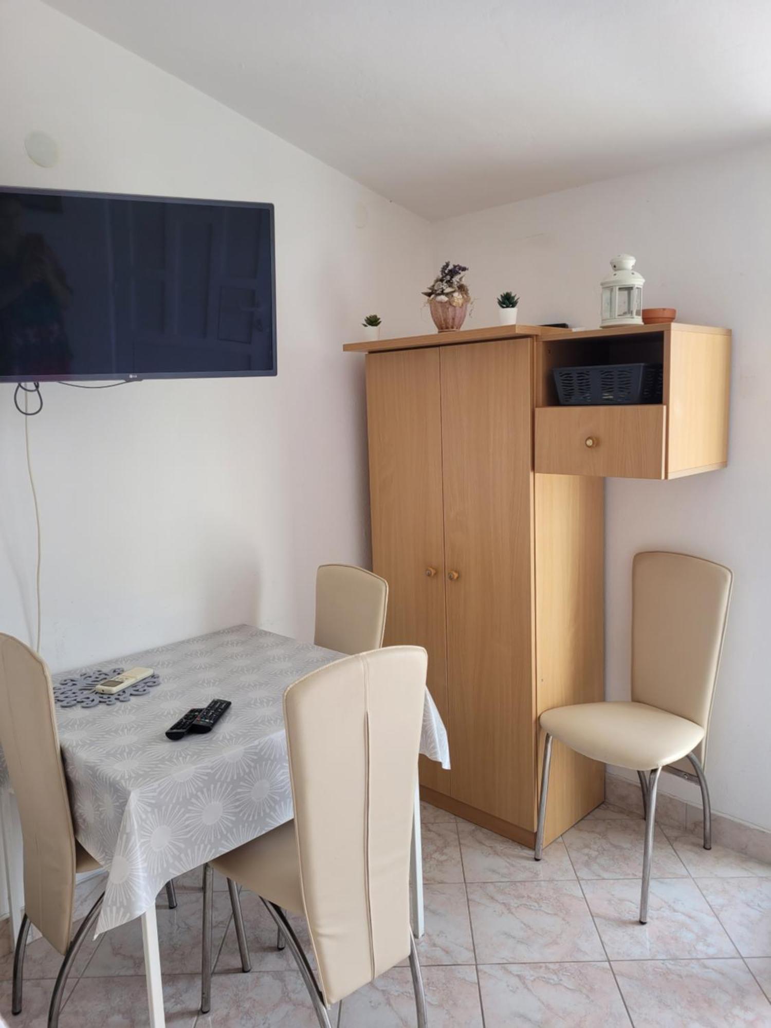 Apartments Nina Сутіван Екстер'єр фото