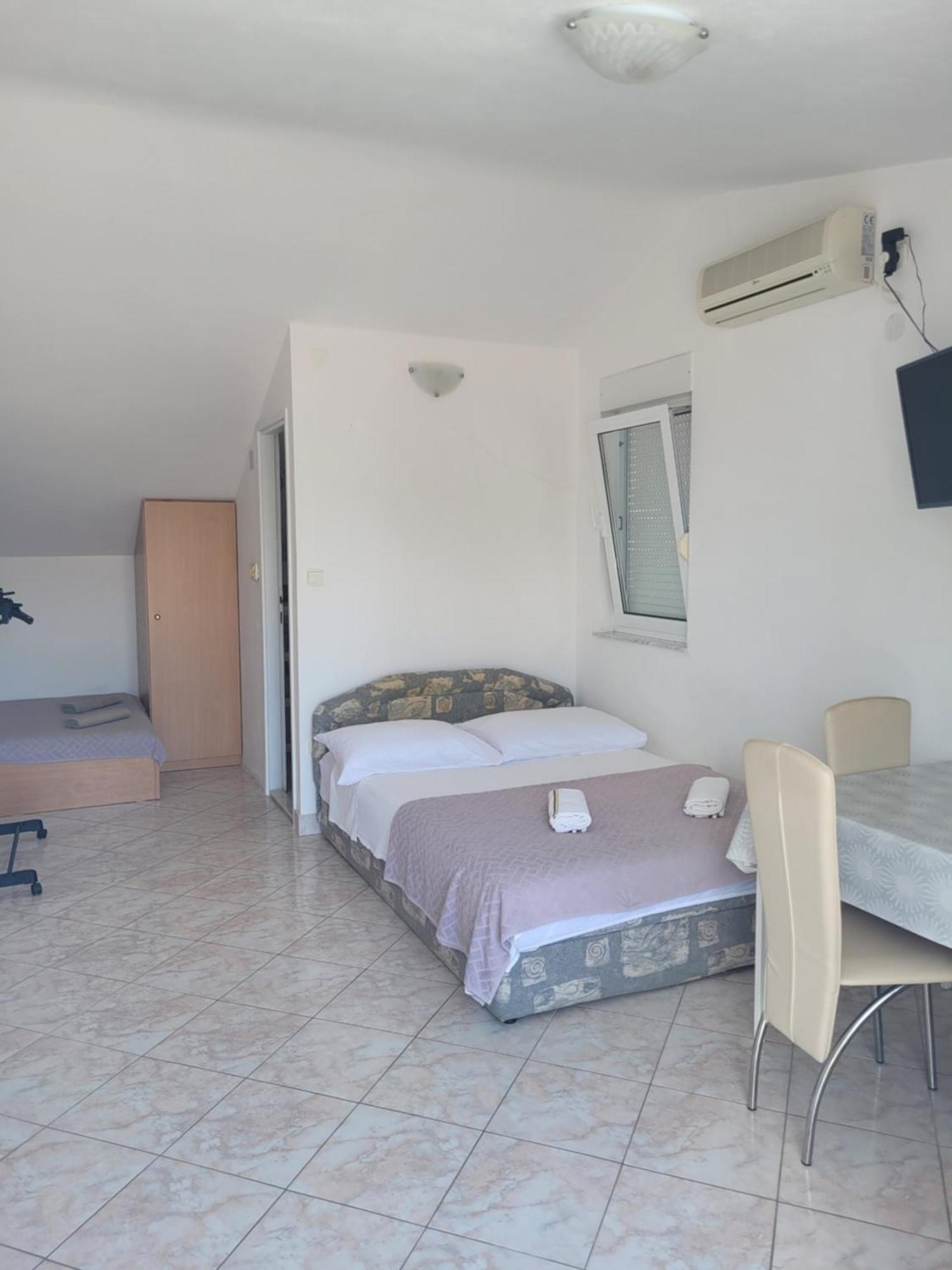 Apartments Nina Сутіван Екстер'єр фото